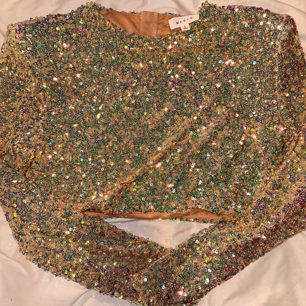 Beautiful sequin crop top.